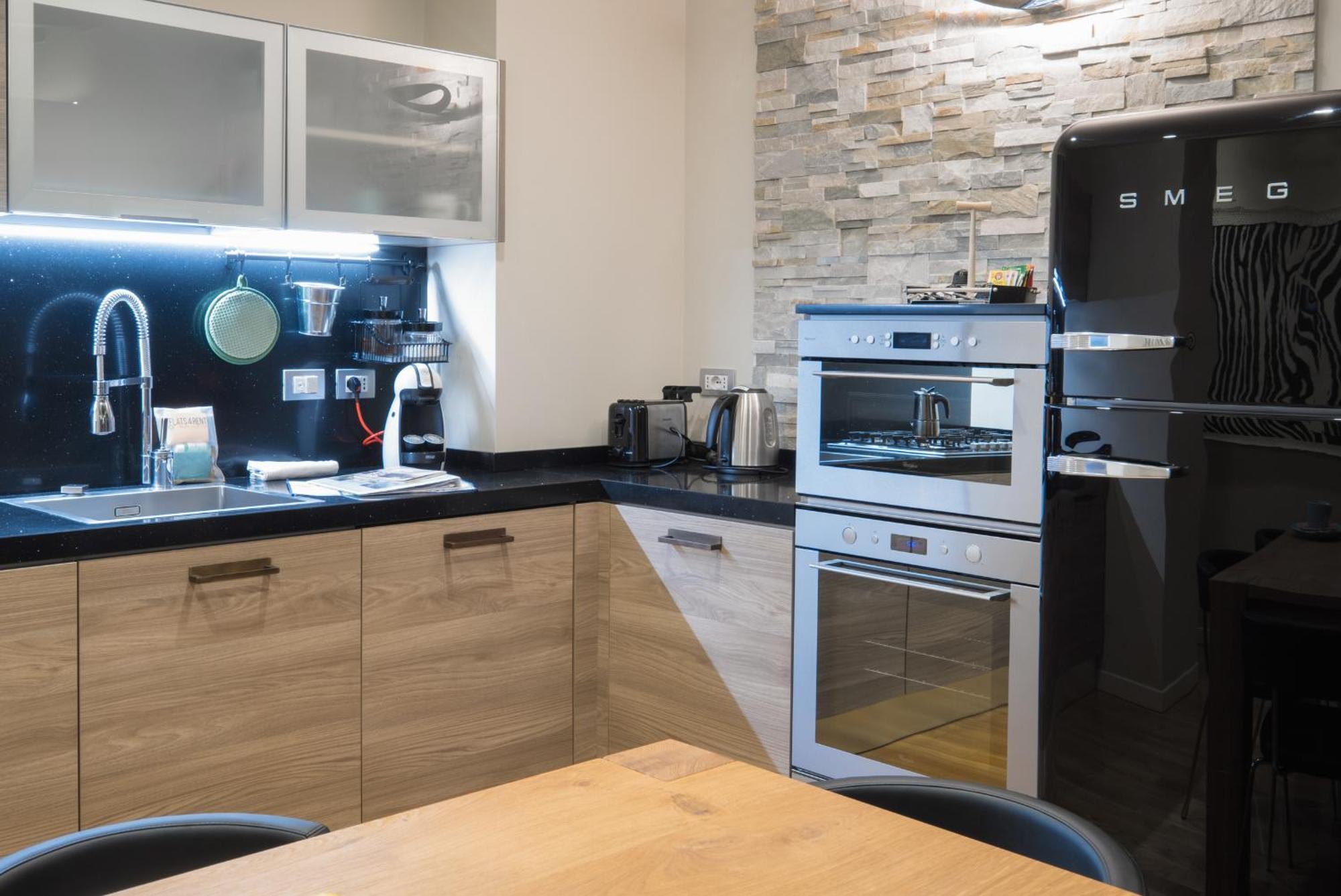 Flats4Rent Federica Apartment Verona Ngoại thất bức ảnh