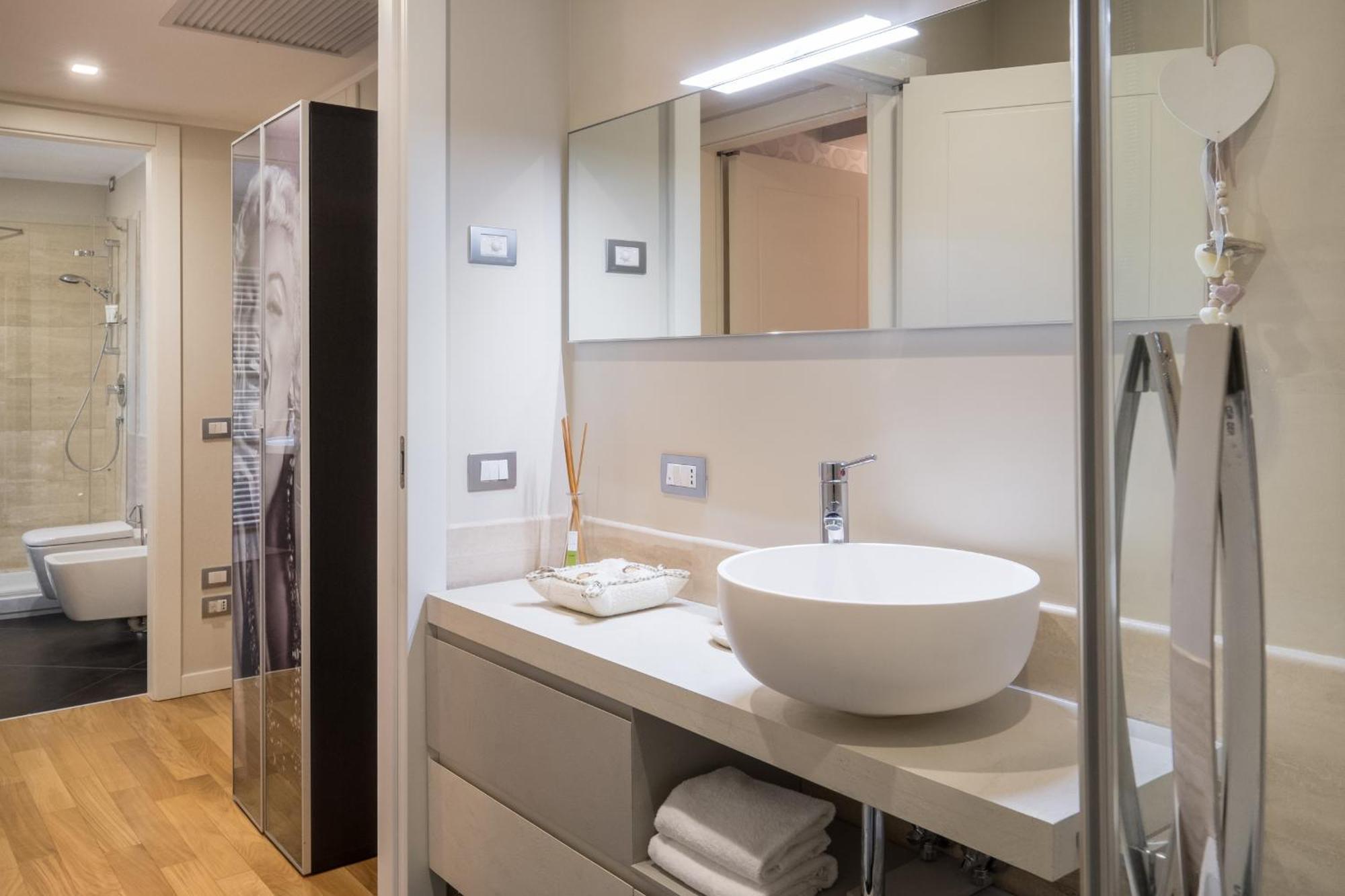 Flats4Rent Federica Apartment Verona Ngoại thất bức ảnh