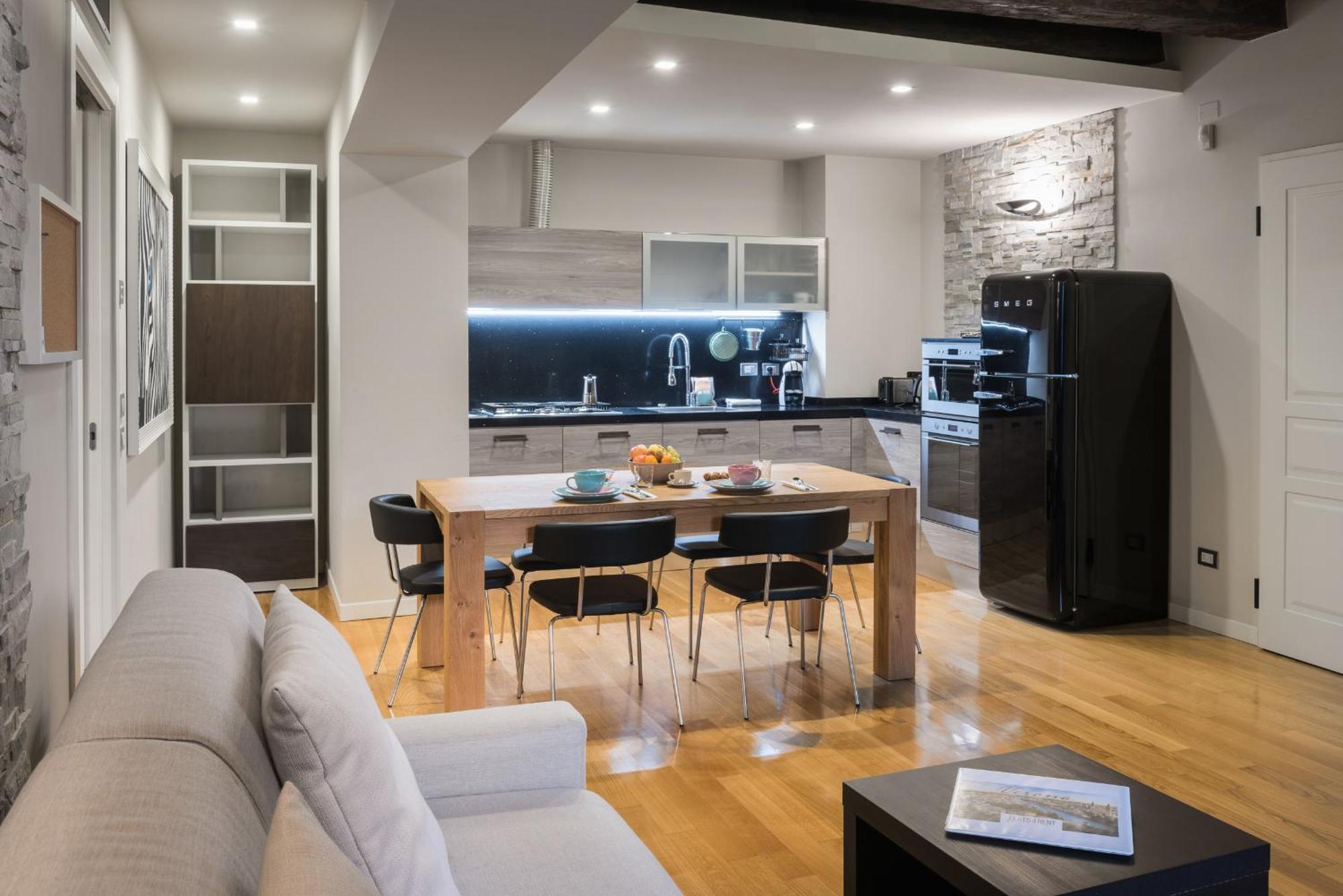 Flats4Rent Federica Apartment Verona Ngoại thất bức ảnh