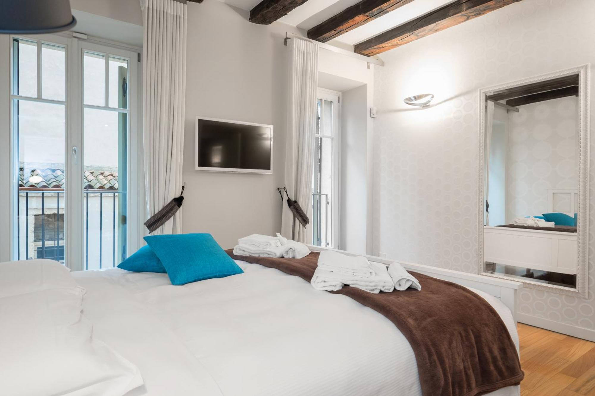 Flats4Rent Federica Apartment Verona Ngoại thất bức ảnh