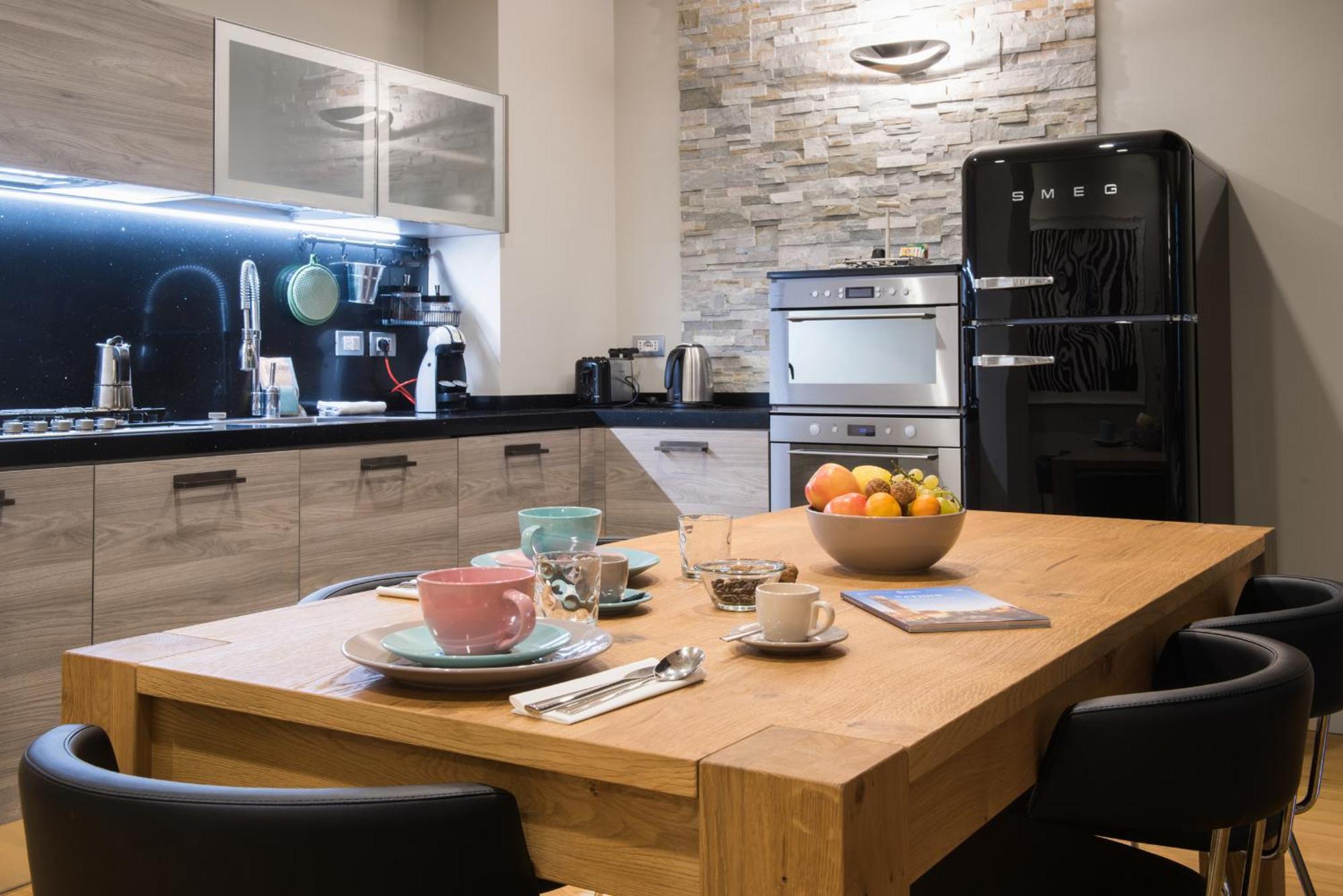 Flats4Rent Federica Apartment Verona Ngoại thất bức ảnh
